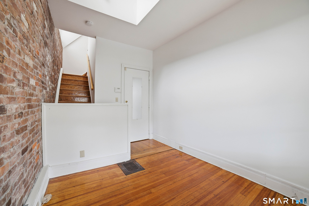 110 Avon Street - Photo 5