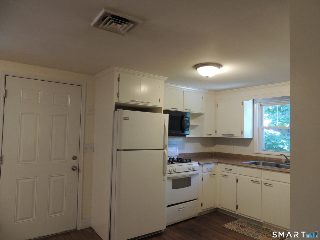 382 Winthrop Avenue - Photo 9