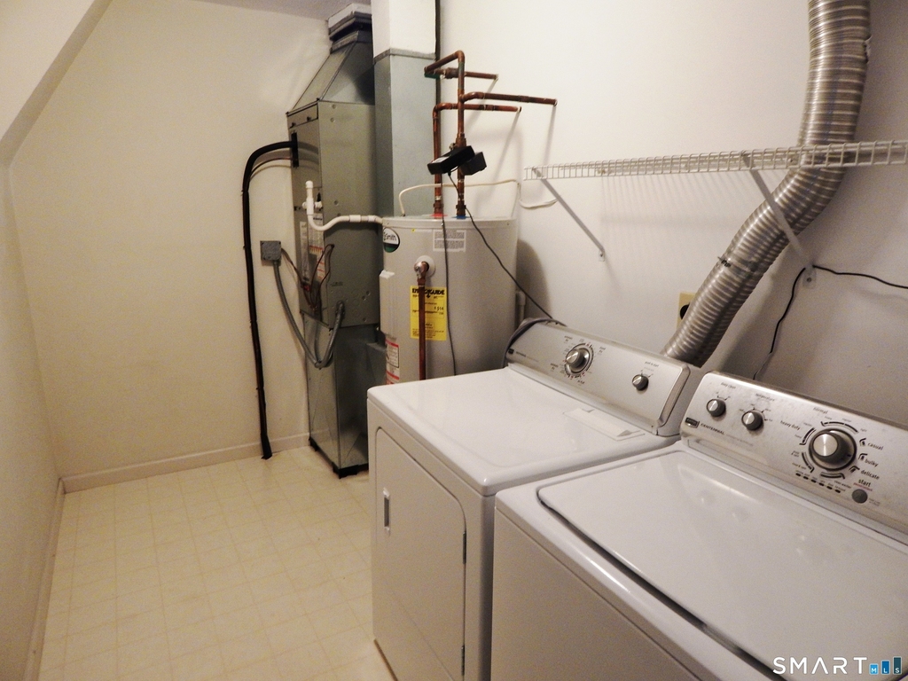 629 Danbury Road - Photo 7