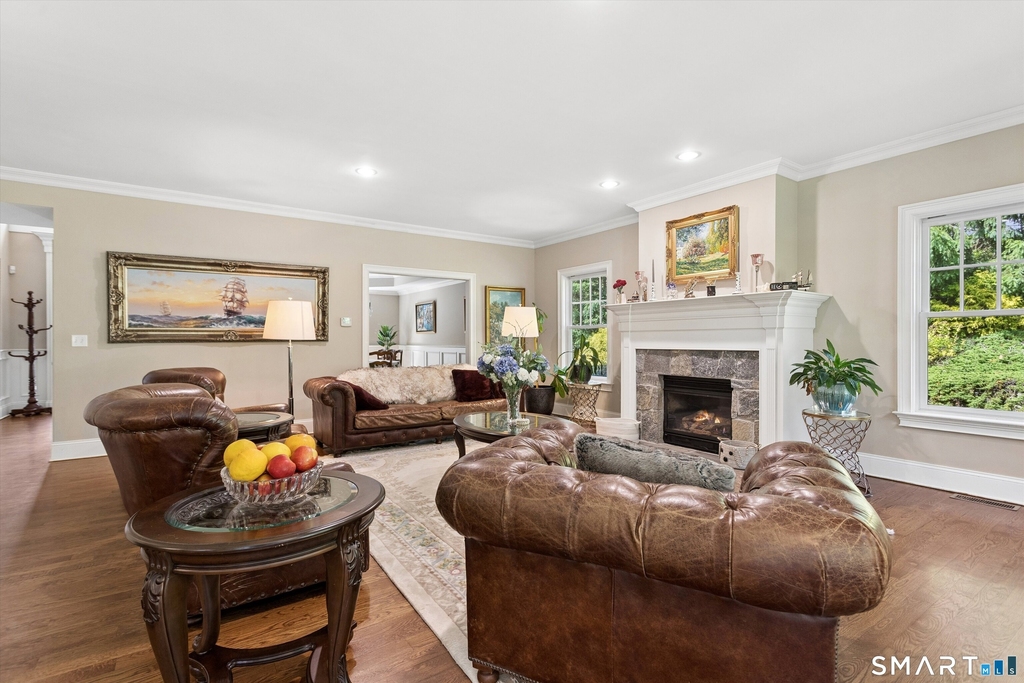 87 Kings Highway - Photo 32