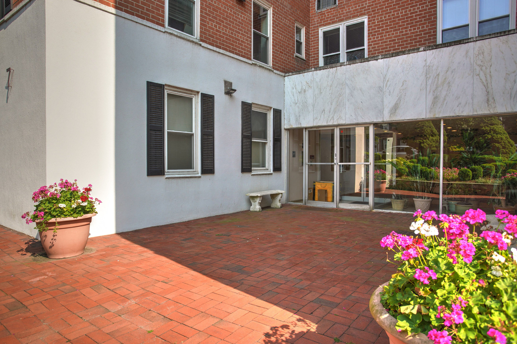 7 Fourth Street - Photo 3