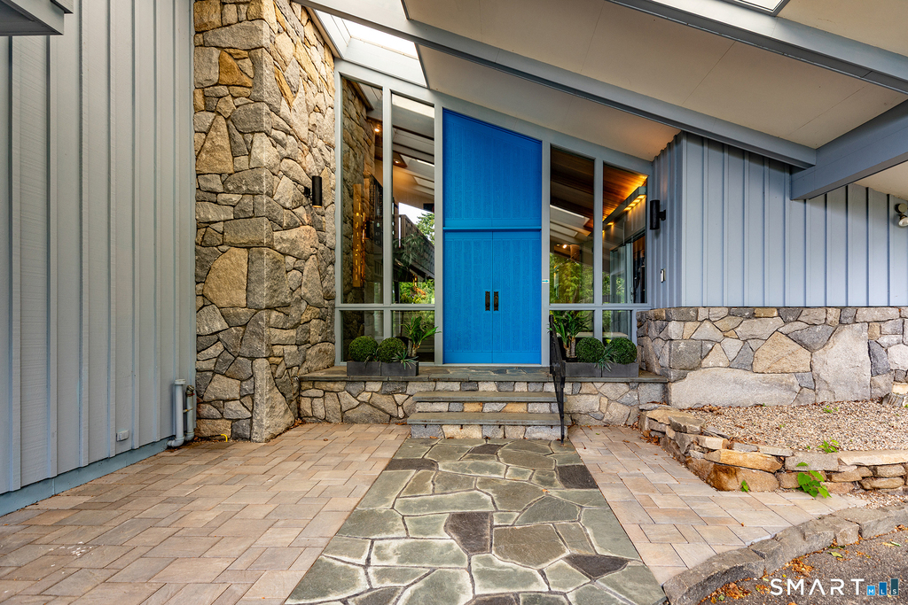 250 Westledge Drive - Photo 2