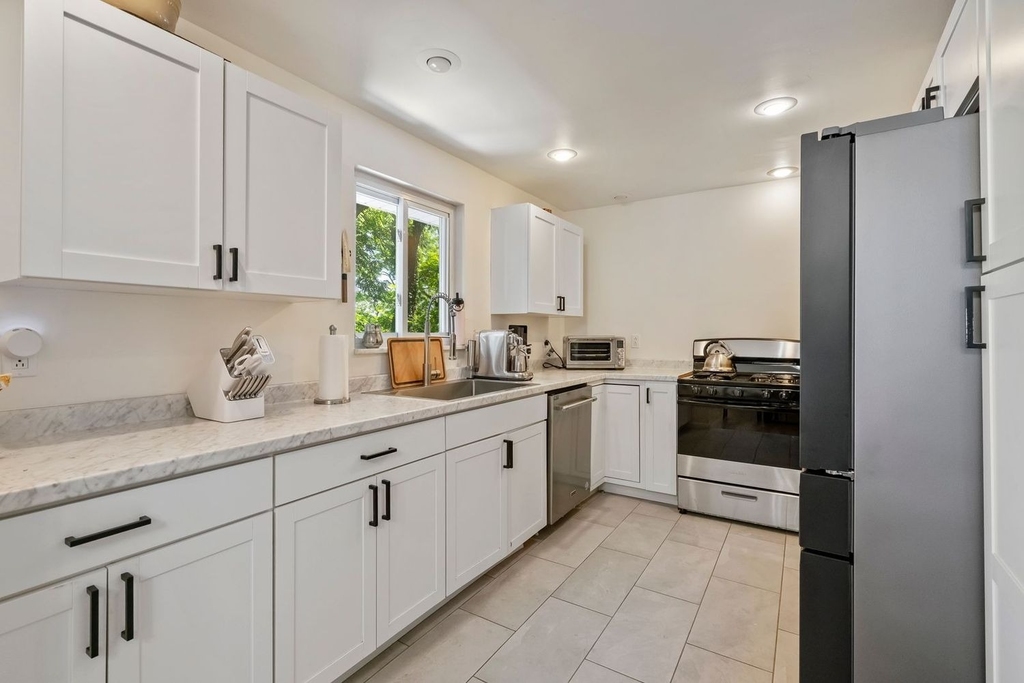 6581 Rosemoor Street - Photo 7