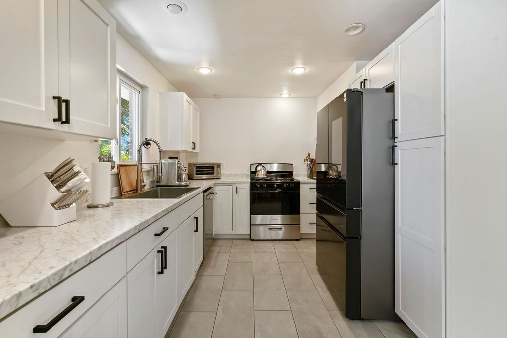 6581 Rosemoor Street - Photo 8