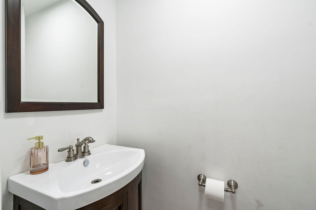 6581 Rosemoor Street - Photo 10