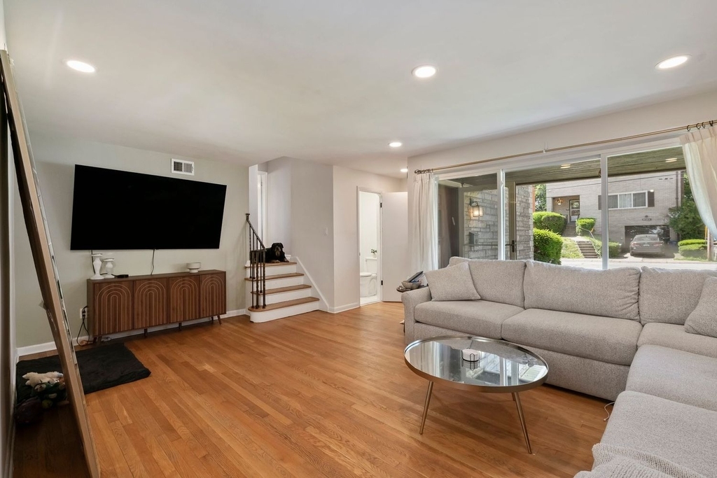 6581 Rosemoor Street - Photo 4