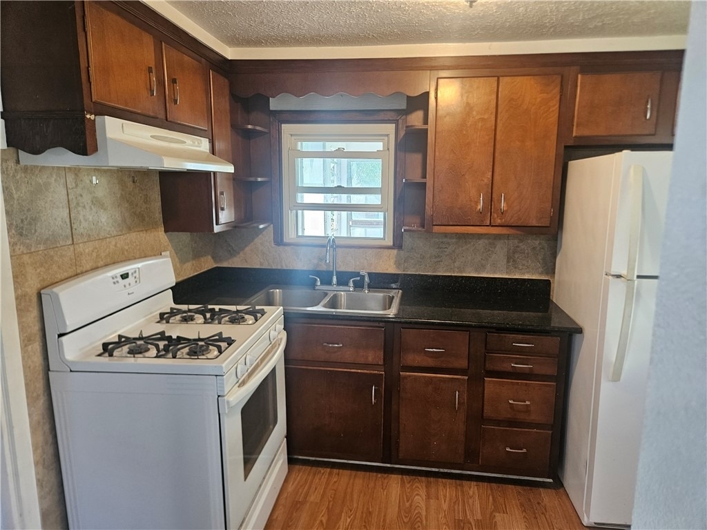 1108 Prescott St - Photo 5