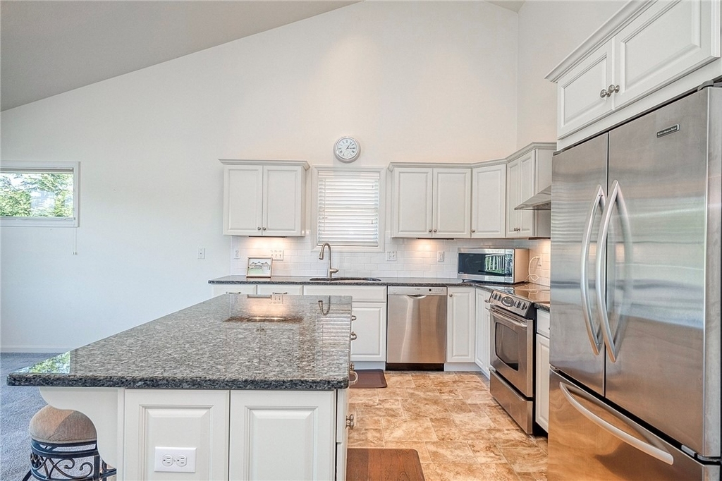 320 N Lakeside Dr - Photo 3