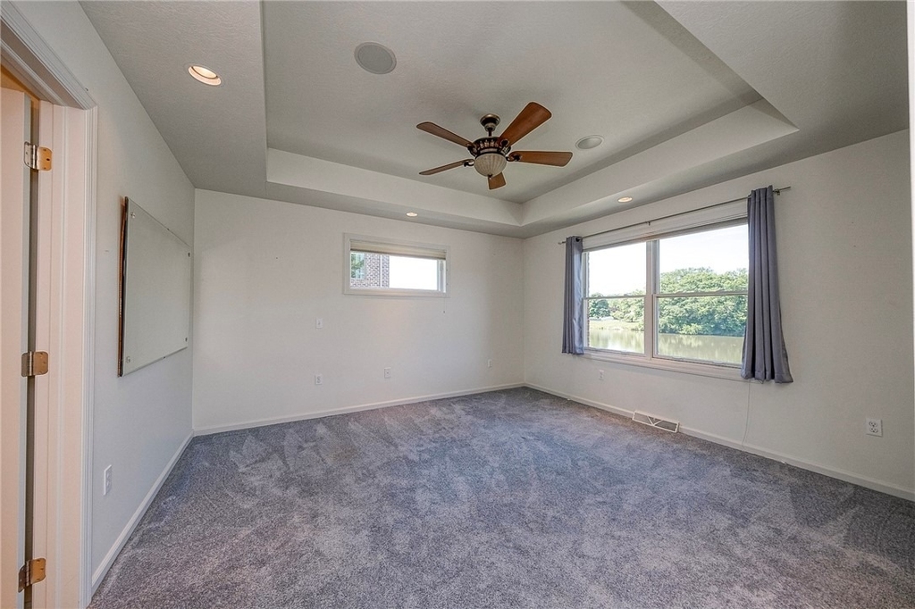 320 N Lakeside Dr - Photo 5