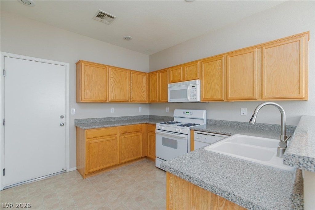 10972 N Scotch Rose Street - Photo 16