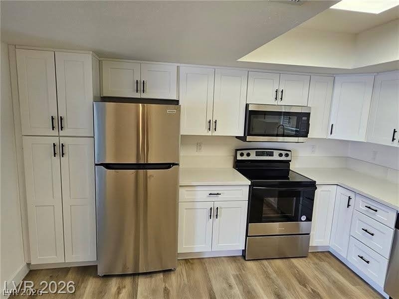 1083 E Calvada Boulevard - Photo 11