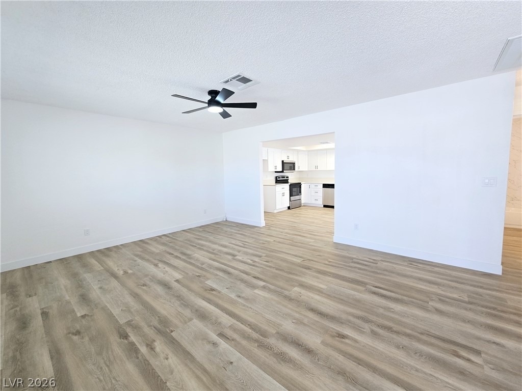 1083 E Calvada Boulevard - Photo 8