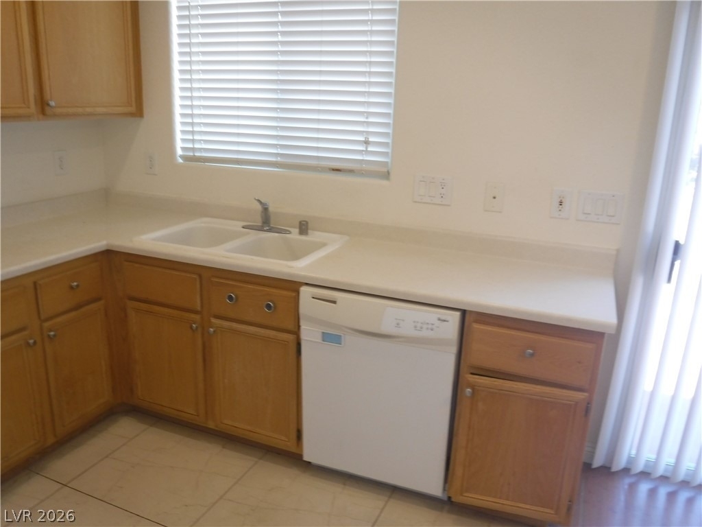 10680 Foggy Glen Avenue - Photo 6