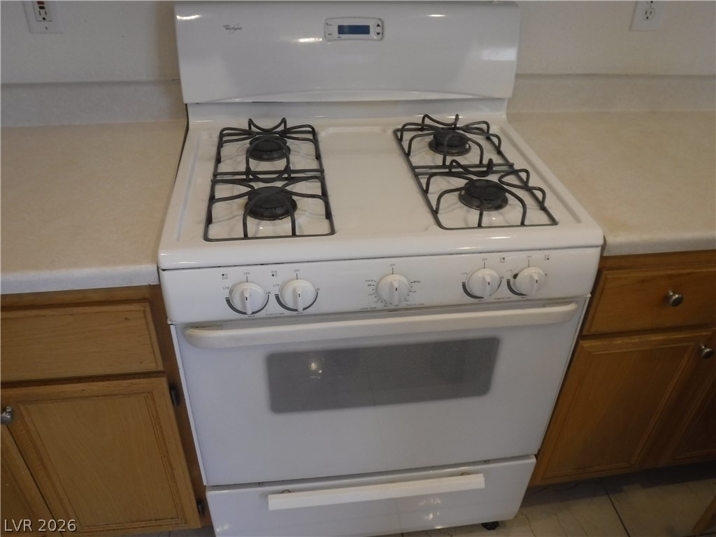 10680 Foggy Glen Avenue - Photo 9