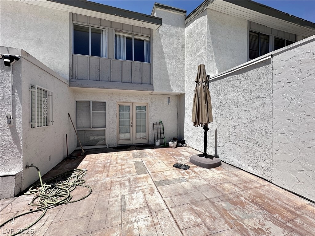 674 Rolling Green Drive - Photo 2