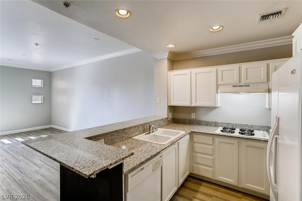 19 Agate Avenue - Photo 8