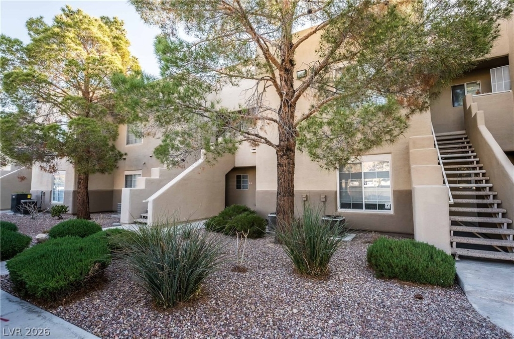 1908 Villa Palms Court - Photo 2