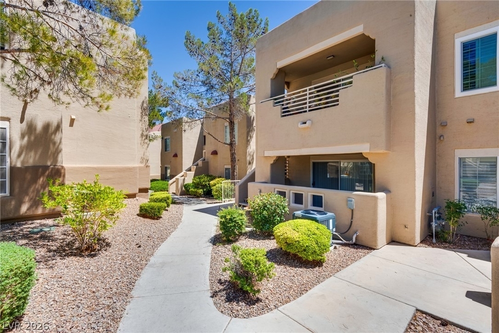 1900 Villa Palms Court - Photo 1