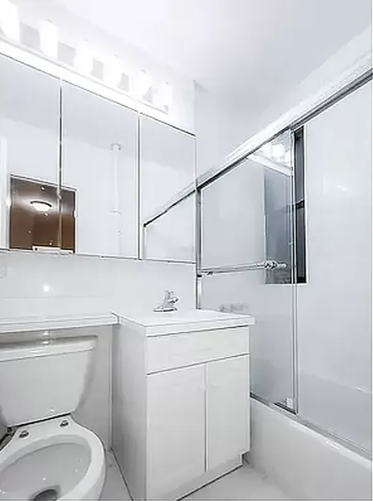  East 51st Street - Photo 3