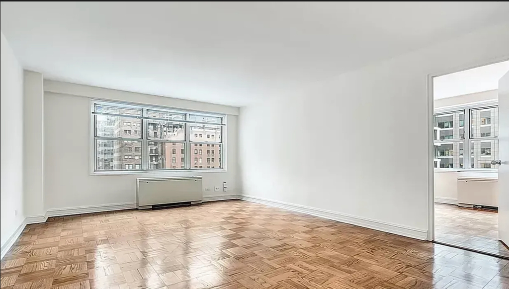 8th Avenue - Photo 0