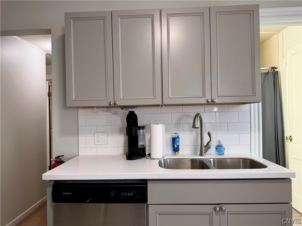 10 Maple Avenue - Photo 1