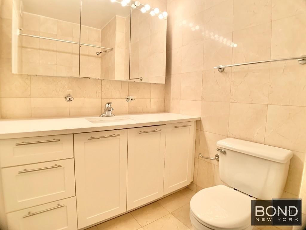 West 87th Street - Photo 4