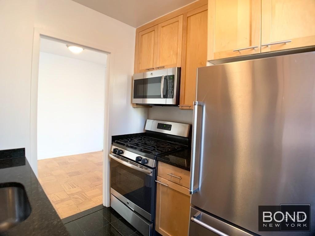 West 87th Street - Photo 3