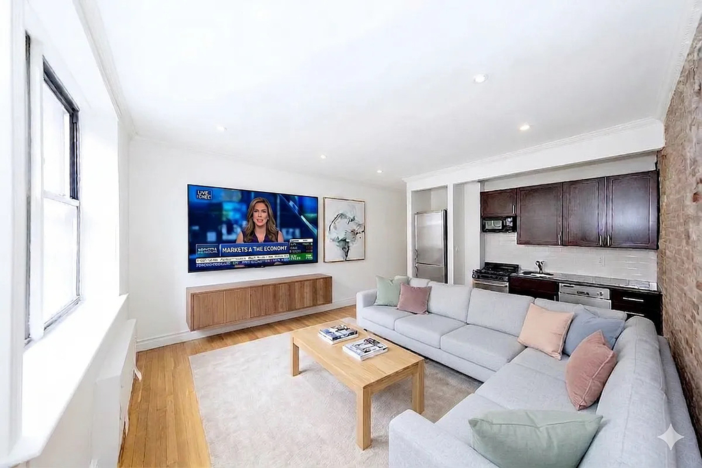 340 East 61st Street - Photo 0