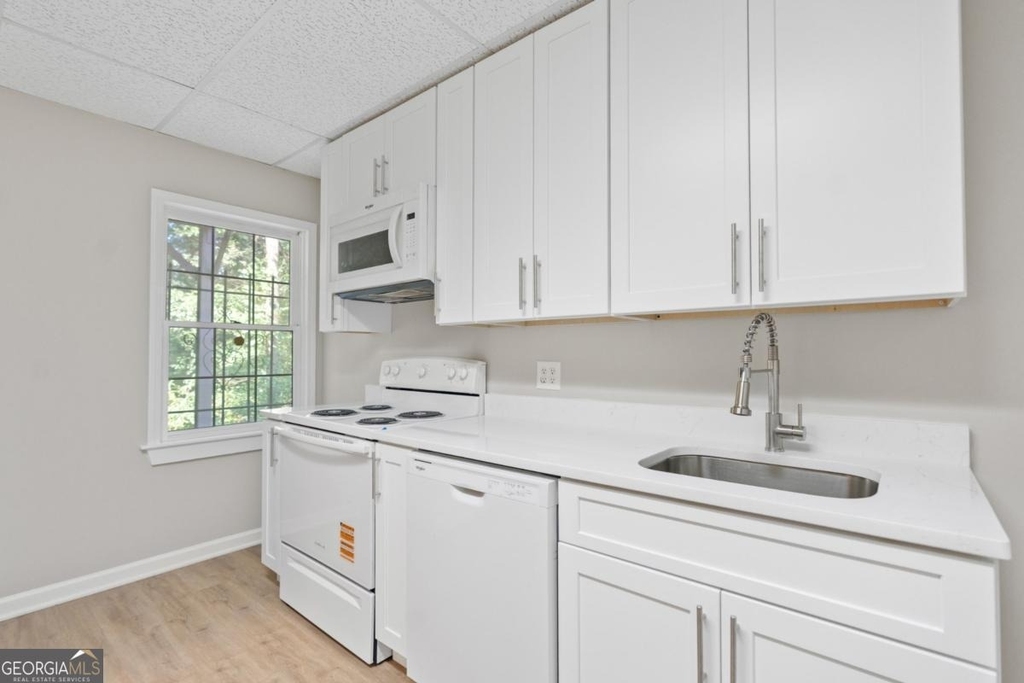 3418 Rose Arbor Court - Photo 6