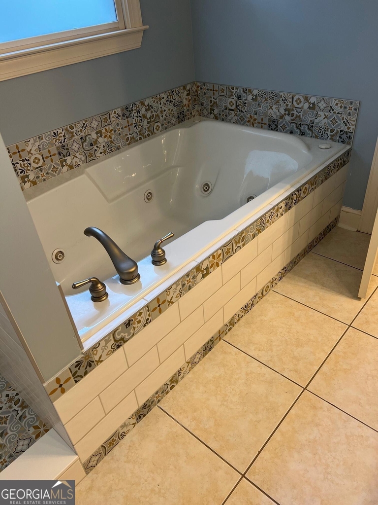 658 Irwin Street Ne - Photo 15