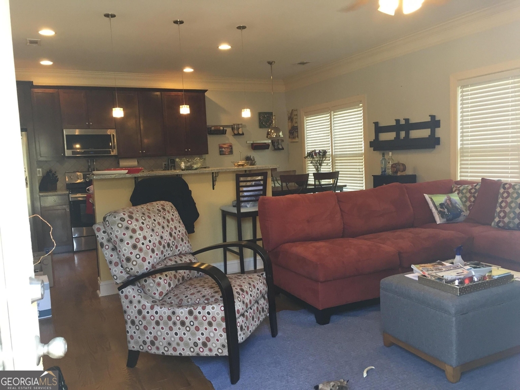658 Irwin Street Ne - Photo 8