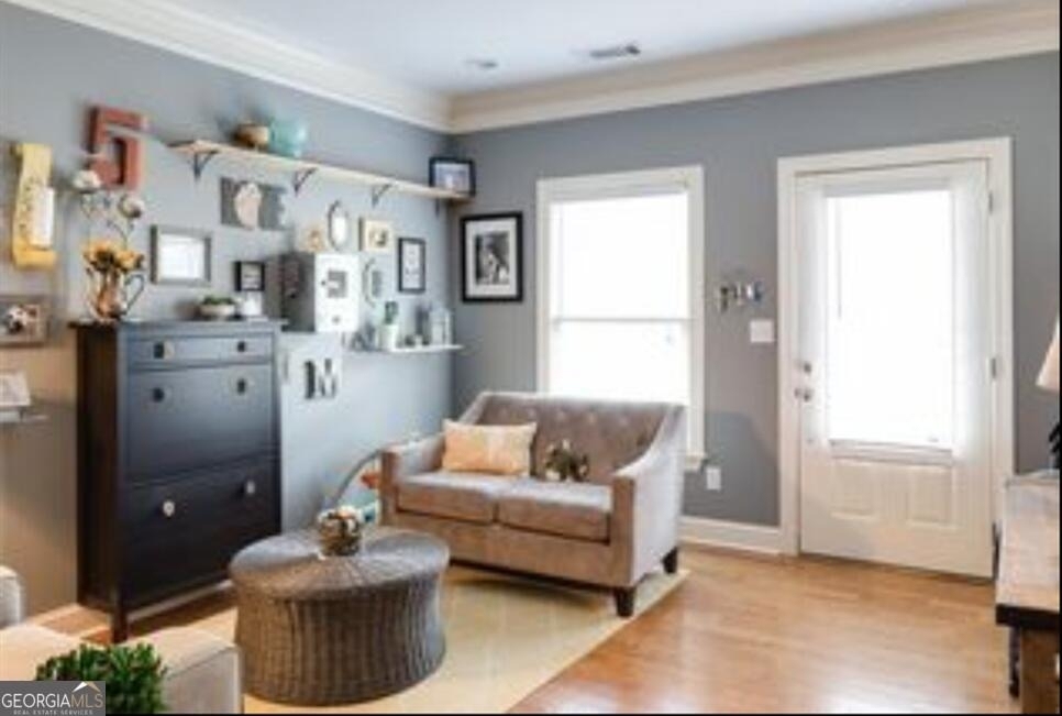 658 Irwin Street Ne - Photo 1