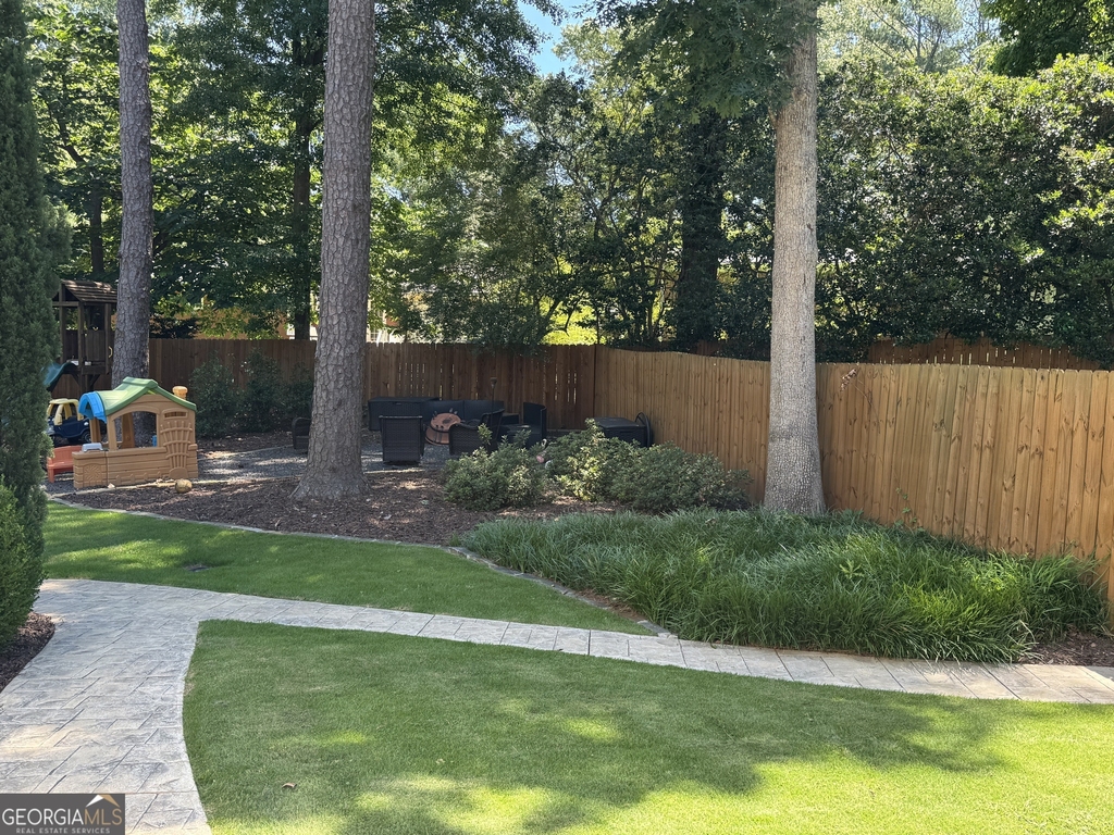 859 East Avenue - Photo 7
