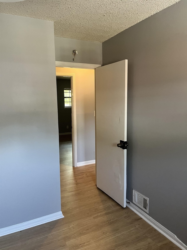 6354 Shannon Parkway - Photo 11