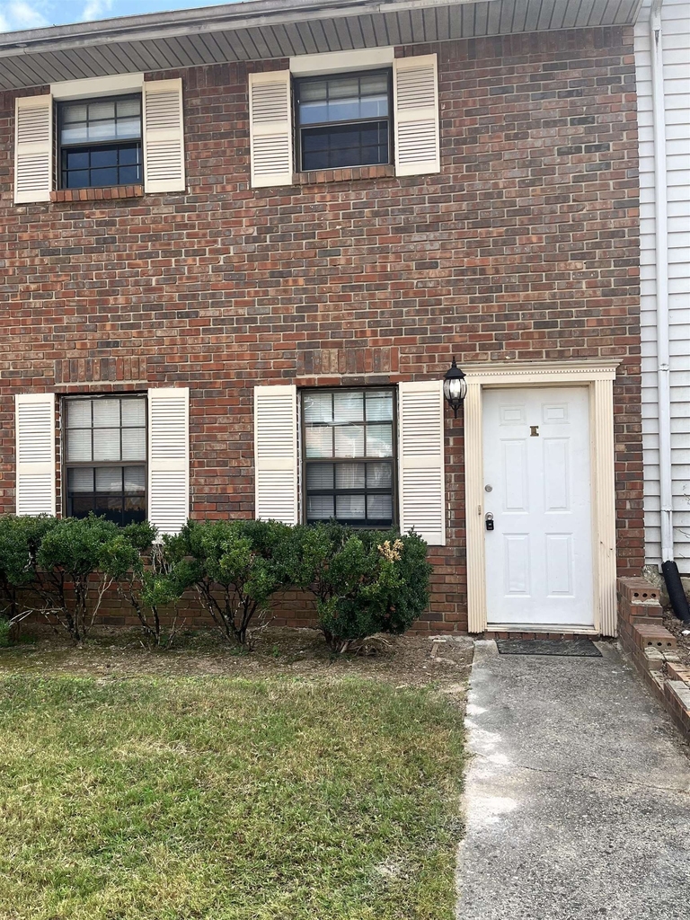 6354 Shannon Parkway - Photo 0