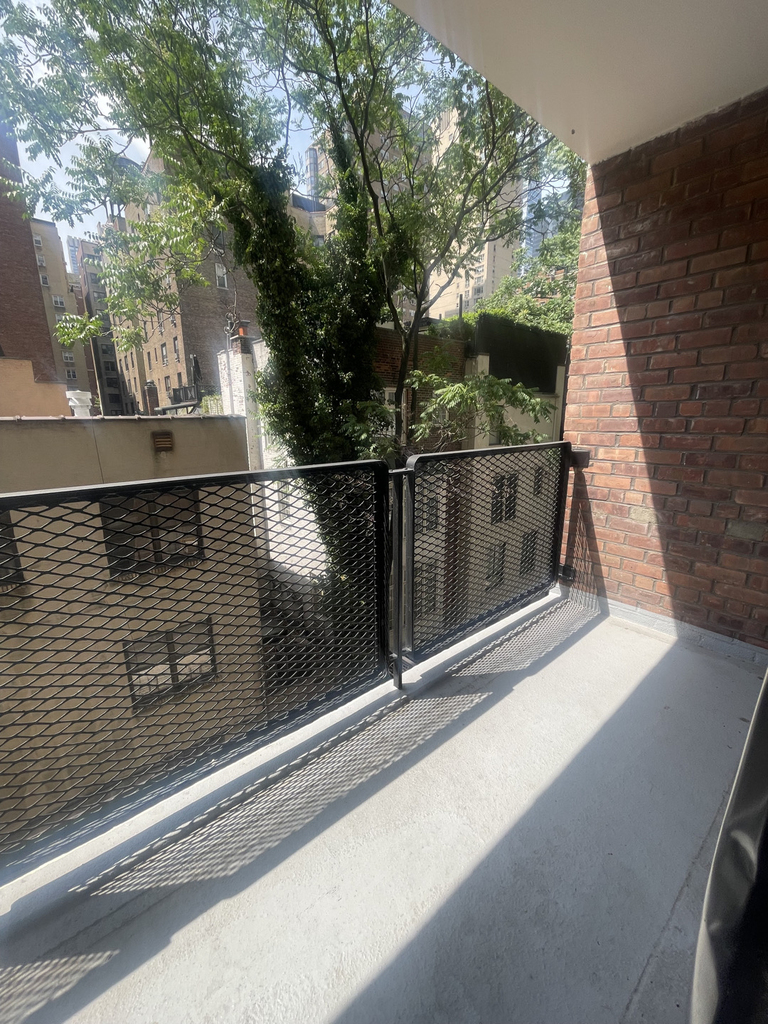 East 35th St and 3rd Ave - Photo 2