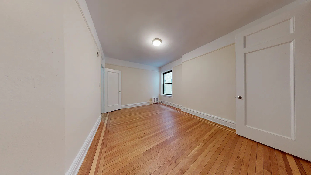 565 West 204th Street - Photo 6