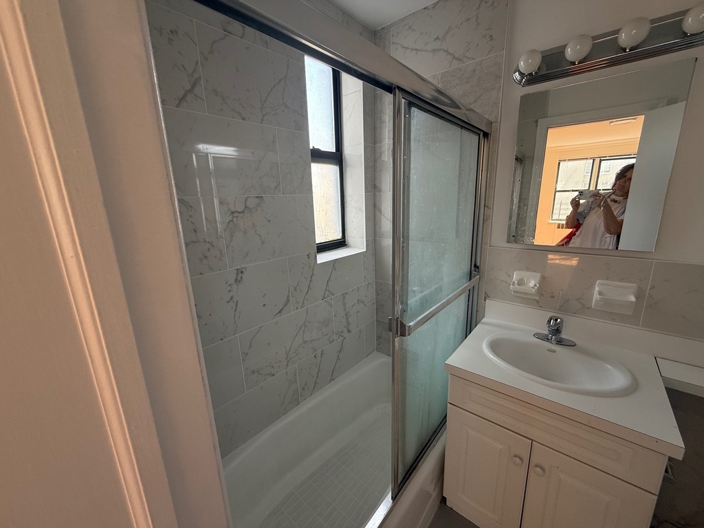 1680 York Avenue - Photo 5