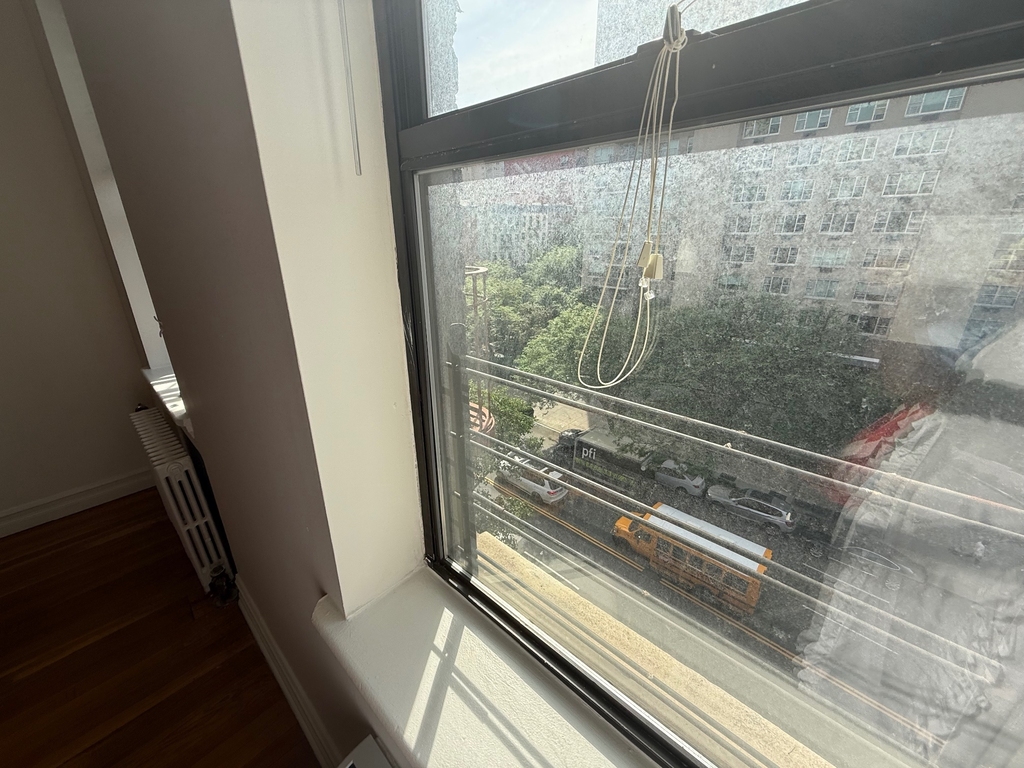 1680 York Avenue - Photo 2