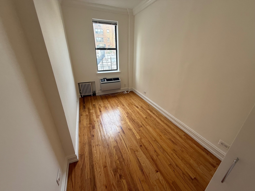 1680 York Avenue - Photo 7