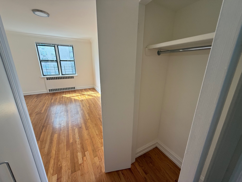 1680 York Avenue - Photo 6