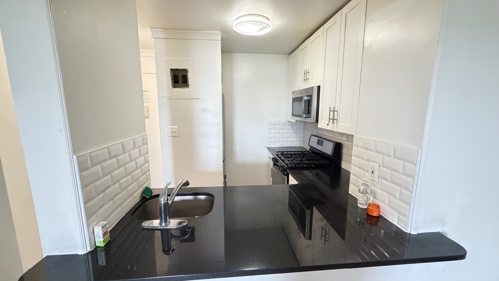 16-70 Bell Boulevard - Photo 4