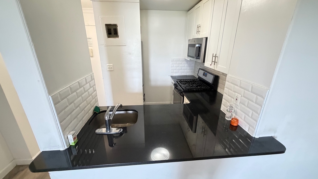 16-70 Bell Boulevard - Photo 5