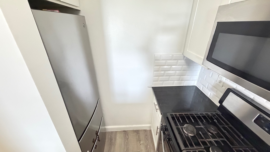 16-70 Bell Boulevard - Photo 3