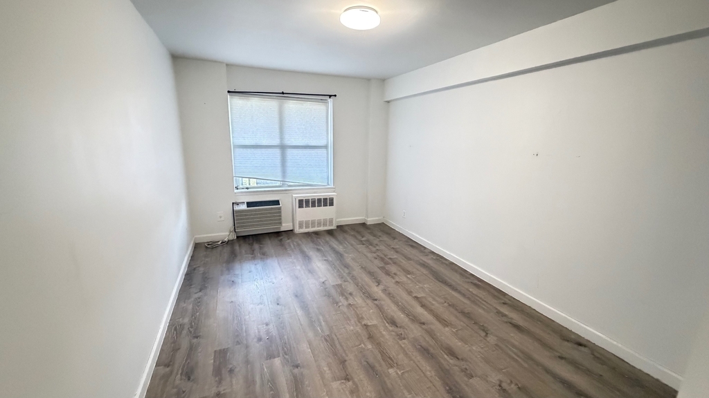 16-70 Bell Boulevard - Photo 8
