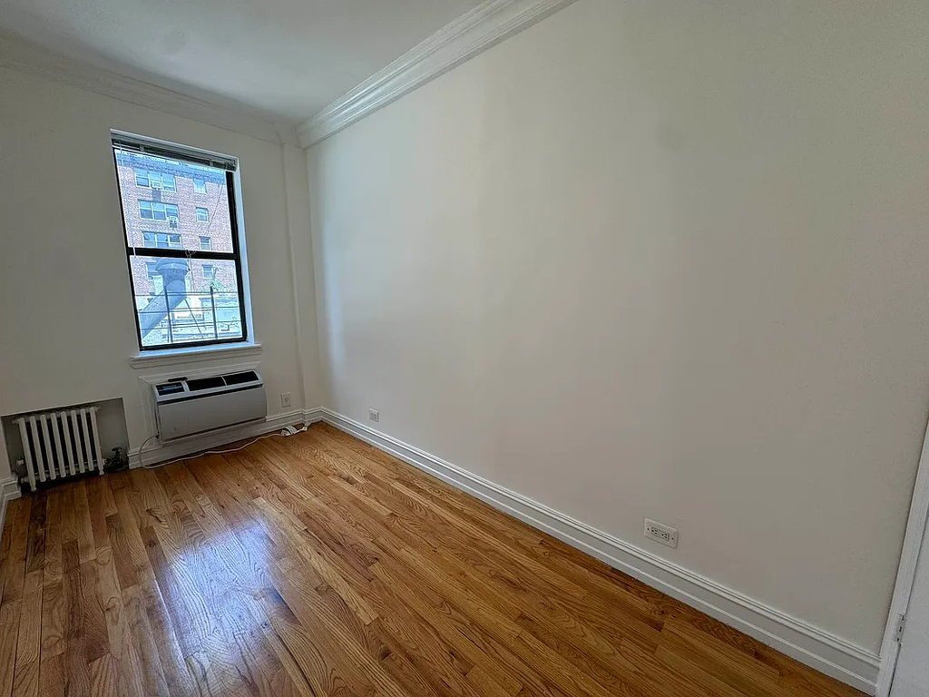 1680 York Avenue - Photo 3