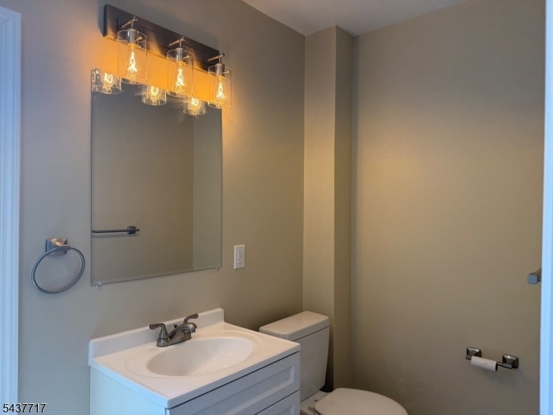28 Diller Ave - Photo 9