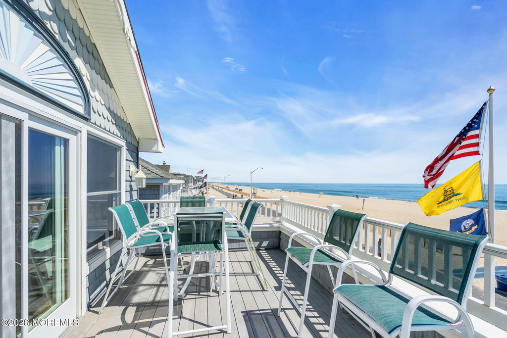 419 Beach Front - Photo 13