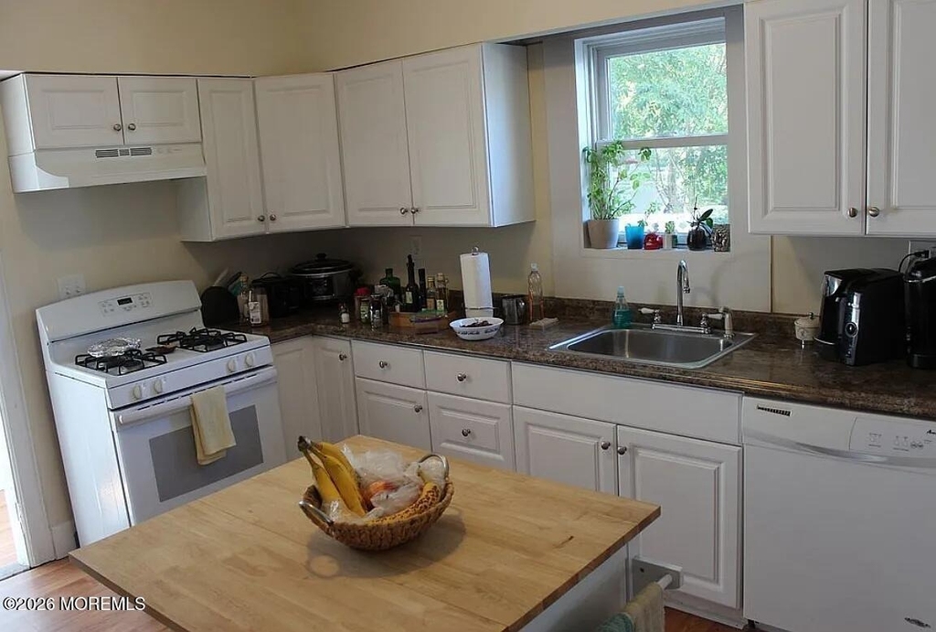 902 E Street - Photo 4