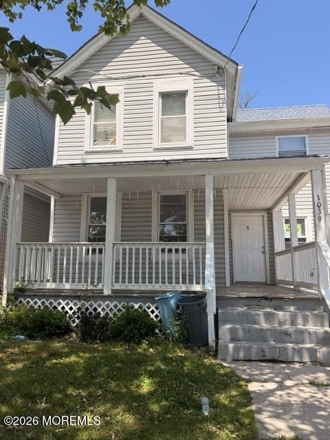 1039 Bangs Avenue - Photo 1
